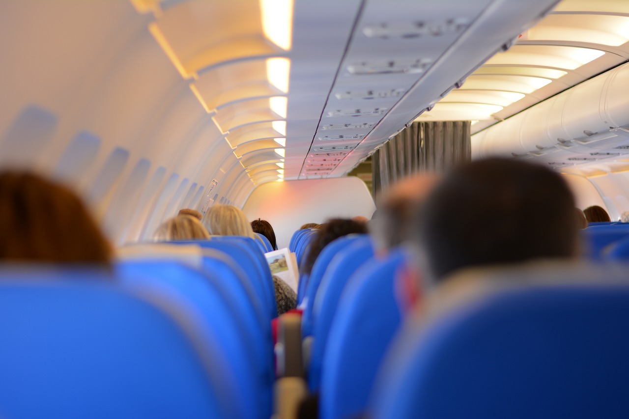 全球航空运输复苏趋势，国际客运航班最新消息与前景展望
